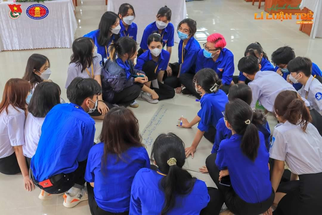 Chương trình với nhiều hoạt động bổ ích cho các đoàn viên thanh niên ưu tú. (Ảnh: Đoàn trường).