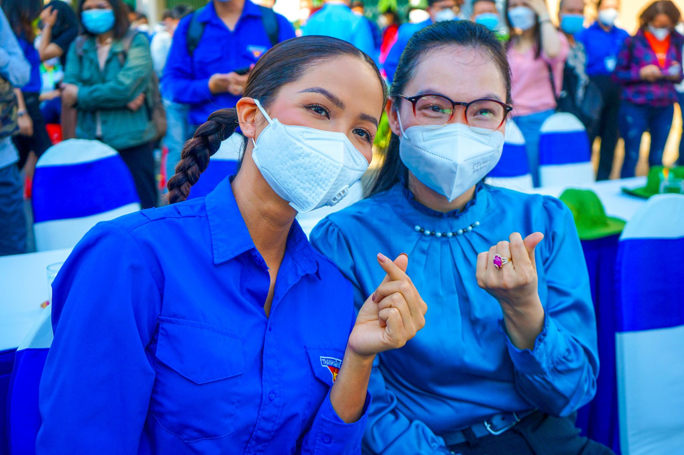 Ngoài sự góp mặt của nhiều quý lãnh đạo thành phố và lãnh đạo quận Tân Bình, chương trình còn có sự góp mặt của hoa hậu H&apos;Hen Niê (Công dân trẻ tiêu biểu TP. HCM 2021) làm nhiều bạn trẻ thích thú.