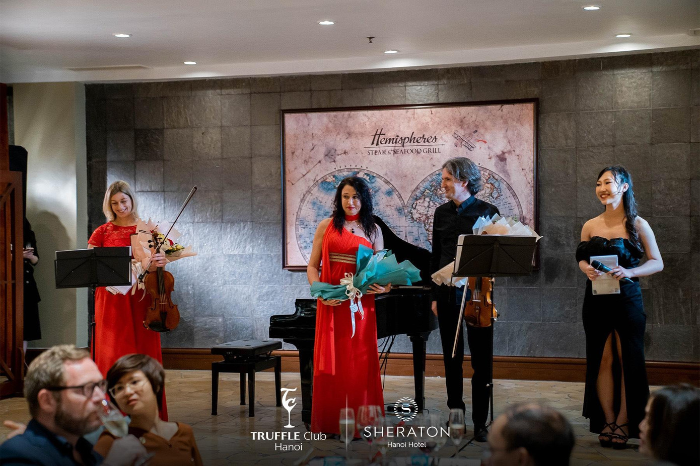 Trà My trên vai trò là MC song ngữ trong sự kiện 'The night of Truffle Club'.