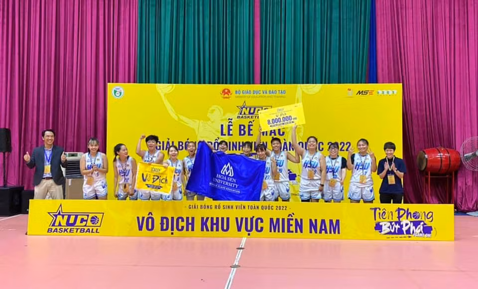Đội tuyển nữ bóng rổ trường ĐH Hoa Sen đã vô địch khu vực miền Nam.