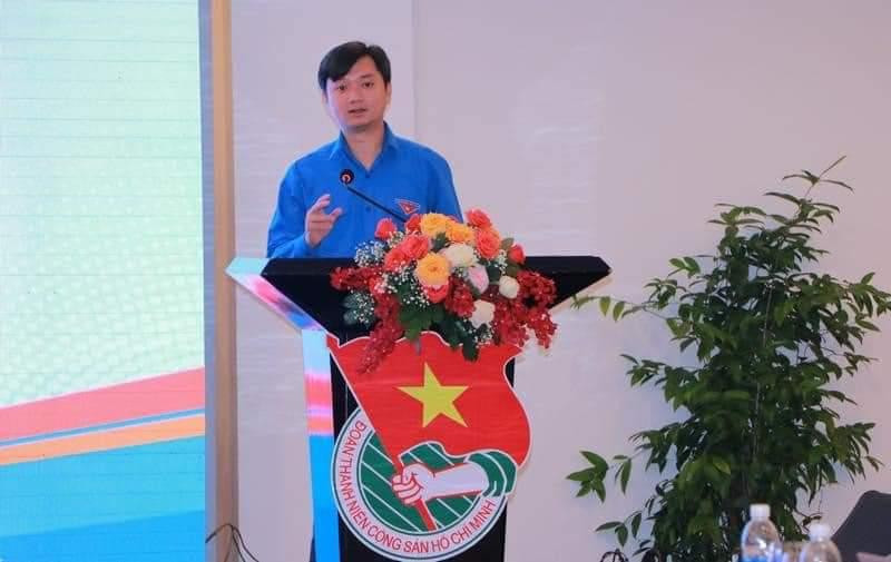 Anh Nguyễn Minh Triết - Bí thư T. Ư Đoàn, Chủ tịch T. Ư Hội Sinh viên Việt Nam phát biểu tại hội nghị.