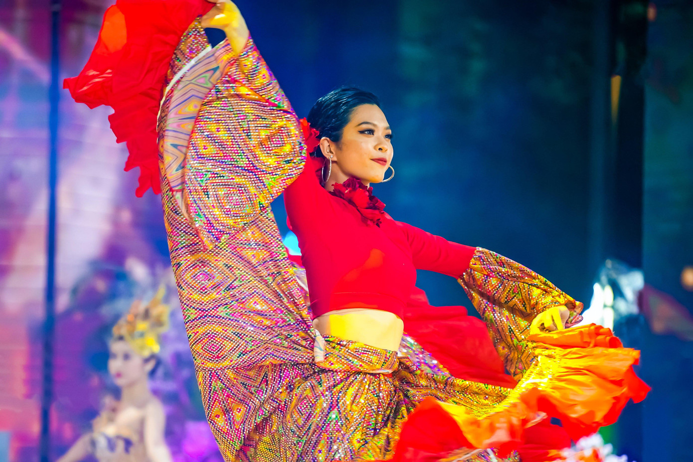 Trong phần biểu diễn catwalk, đã có nhiều bạn trẻ bày tỏ cảm xúc với những bộ sưu tập áo dài của các nhà thiết kế khi họ thổi hồn vào đó những cảm xúc, để từ đó viết nên những câu chuyện có giá trị văn hóa thông qua những phần trình diễn áo dài.