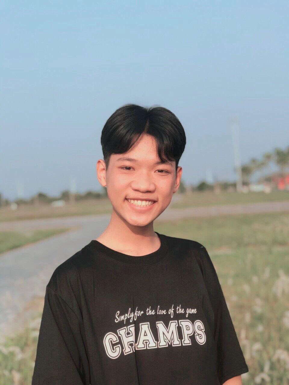 Thế Duy mong muốn tìm một môi trường tiếng Anh năng động để phát triển và nâng cao kỹ năng ngoại ngữ của mình. Thế Duy mong muốn tìm một môi trường tiếng Anh năng động để phát triển và nâng cao kỹ năng ngoại ngữ của mình.