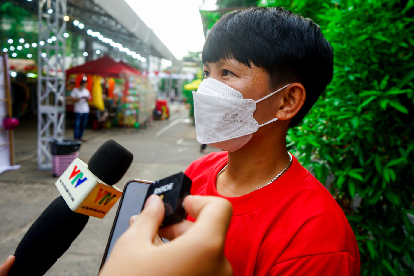 Tiền vệ Nguyễn Thị Bích Thùy khi được một đoàn viên ngỏ ý nhờ truyền lửa cho các bạn trẻ, cô đã vui vẻ chia sẻ: Con đường đến thành công của chúng ta rất chông gai và không bằng phẳng, thậm chí cô và các cầu thủ ở đây đã thất bại rất nhiều lần về việc chinh phục giấc mơ World Cup nhưng có hoài bão có ước mơ và cháy hết mình với nó chắc chắn sẽ mang đến sự thành công cho tất cả các bạn vào một ngày không xa.