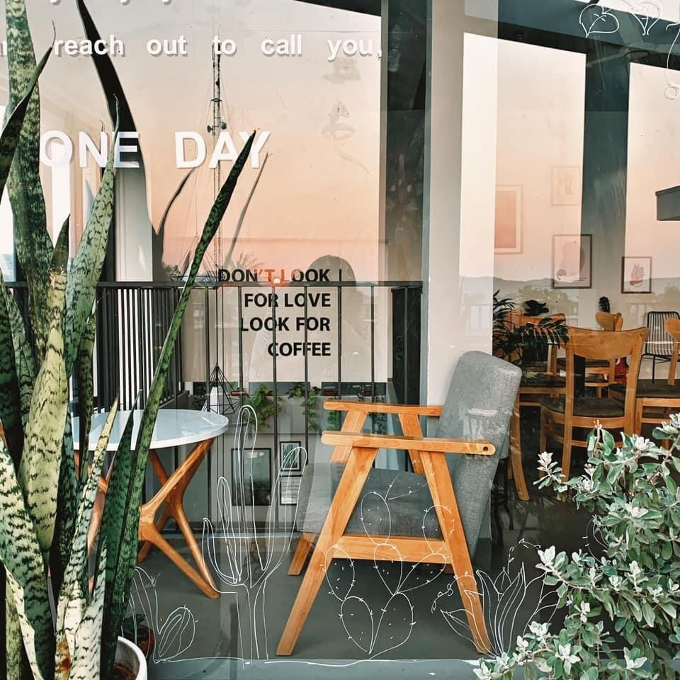 Một góc nhỏ của quán. Một góc nhỏ của quán.