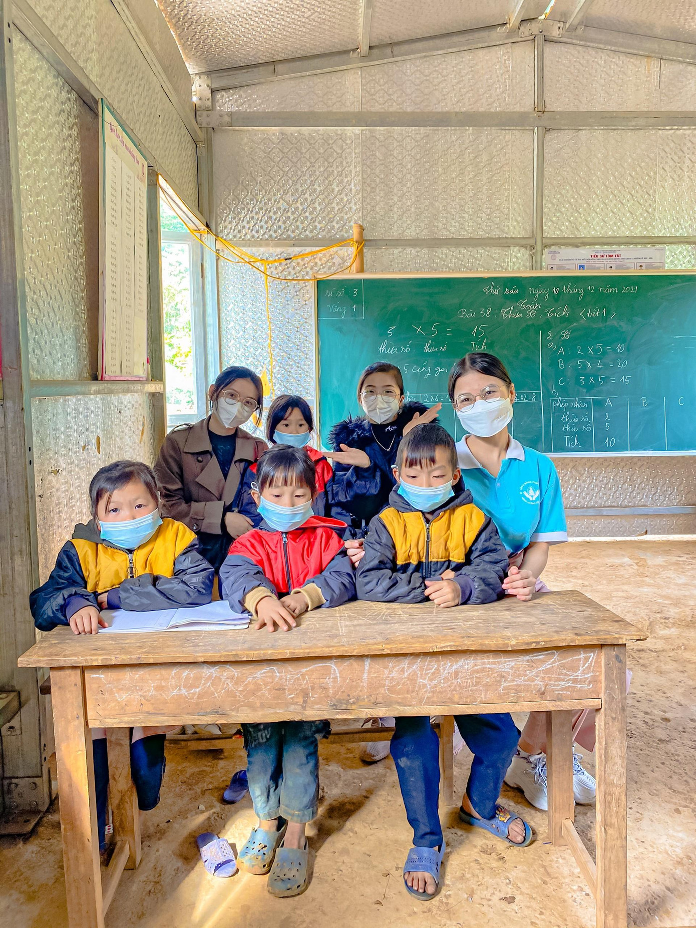 “Sống là cho đâu chỉ nhận riêng mình”, Huyền Thanh dành tuổi trẻ cống hiến cho các hoạt động tình nguyện bổ ích, “gieo duyên lành” đến mọi người. “Sống là cho đâu chỉ nhận riêng mình”, Huyền Thanh dành tuổi trẻ cống hiến cho các hoạt động tình nguyện bổ ích, “gieo duyên lành” đến mọi người.