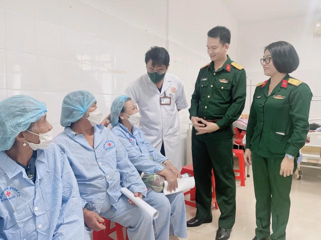 Lãnh đạo Binh đoàn 15, Bệnh viện Quân y 175, Sở Y tế tỉnh Gia Lai; một số cơ quan Bộ Quốc phòng, doanh nghiệp, nhà hảo tâm tài trợ kinh phí đã đến theo dõi, kiểm tra, động viên đội ngũ y, bác sĩ và nhân dân.