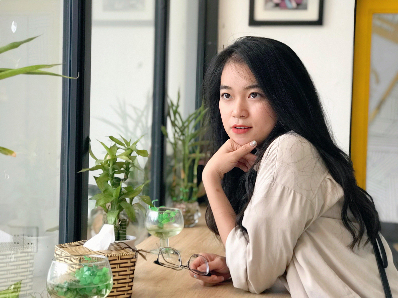 Từng không tin vào khả năng của bản thân, Thư đã phá bỏ giới hạn của mình và chinh phục những đỉnh cao mới. Từng không tin vào khả năng của bản thân, Thư đã phá bỏ giới hạn của mình và chinh phục những đỉnh cao mới.