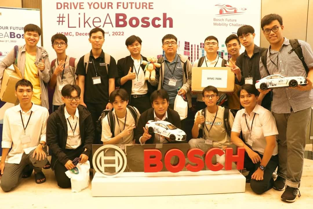 7 đội đến từ trường ĐH Bách khoa (ĐHQG TP. HCM) tham sự cuộc thi. (Ảnh: ĐHBK) 7 đội đến từ trường ĐH Bách khoa (ĐHQG TP. HCM) tham sự cuộc thi. (Ảnh: ĐHBK)