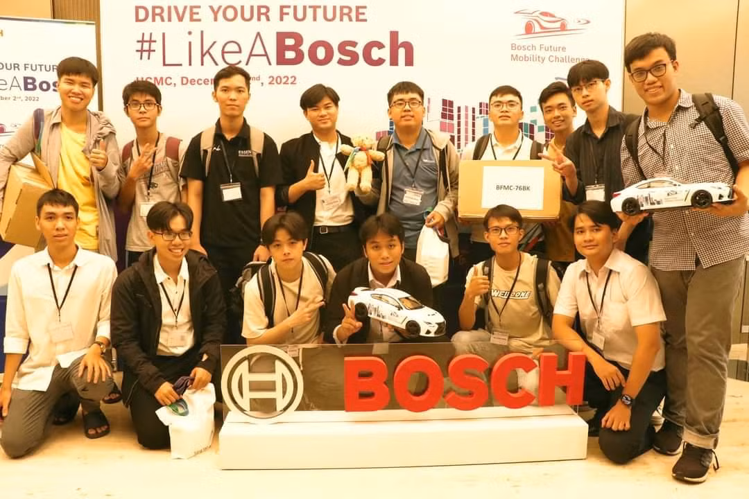 7 đội đến từ trường ĐH Bách khoa (ĐHQG TP. HCM) tham sự cuộc thi. (Ảnh: ĐHBK)