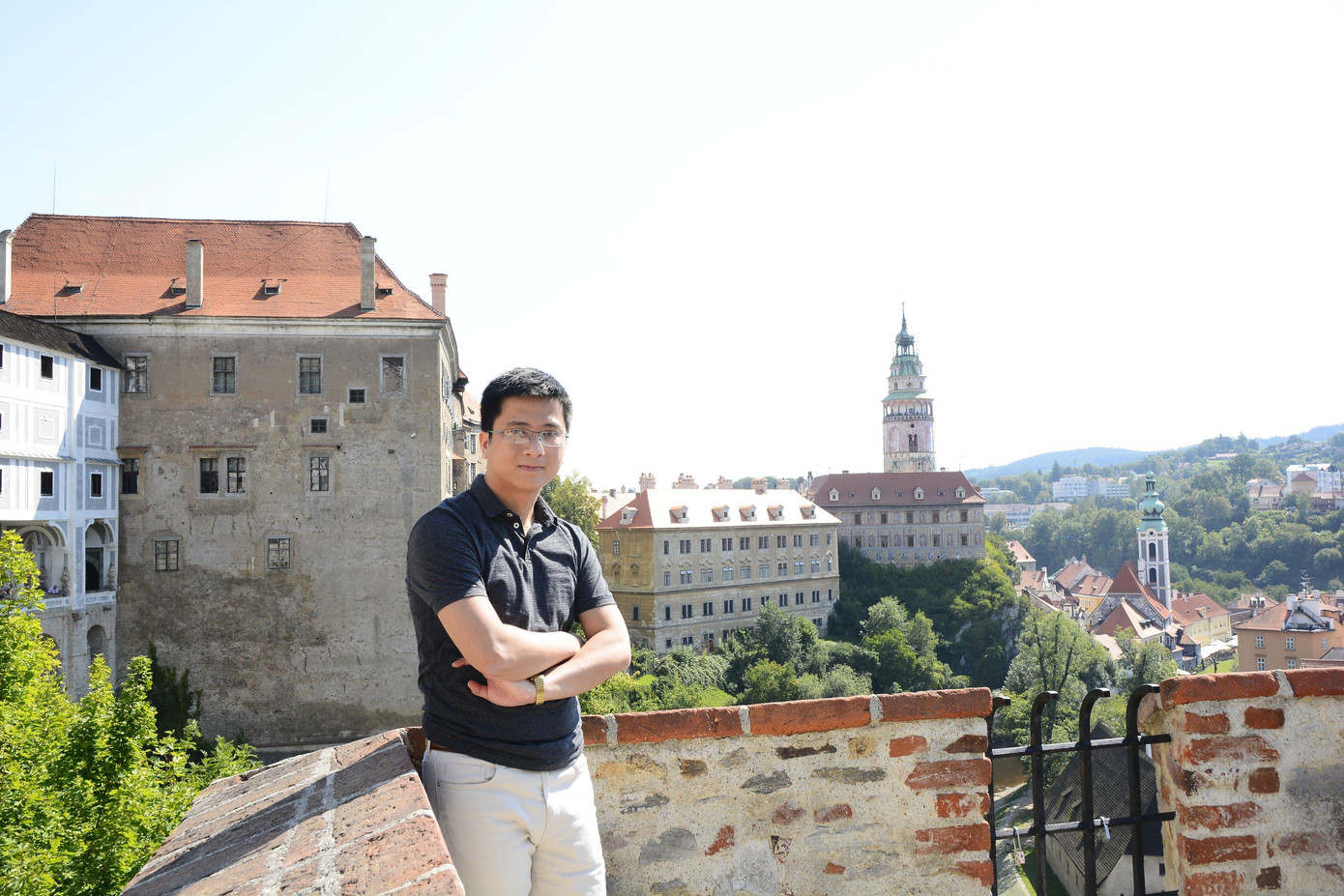 TS Phạm Tấn Nhật cho rằng, nghiên cứu và giảng dạy là hai việc không thể tách rời. TS Phạm Tấn Nhật cho rằng, nghiên cứu và giảng dạy là hai việc không thể tách rời.