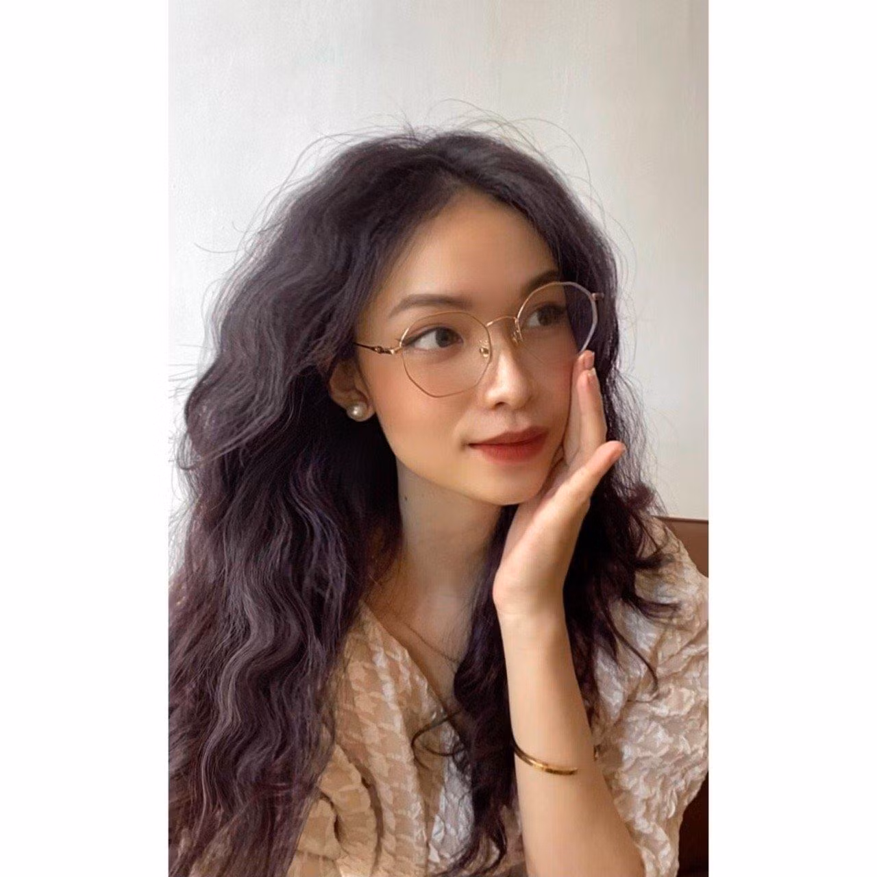 Ngọc Anh với vẻ ngoài cá tính.