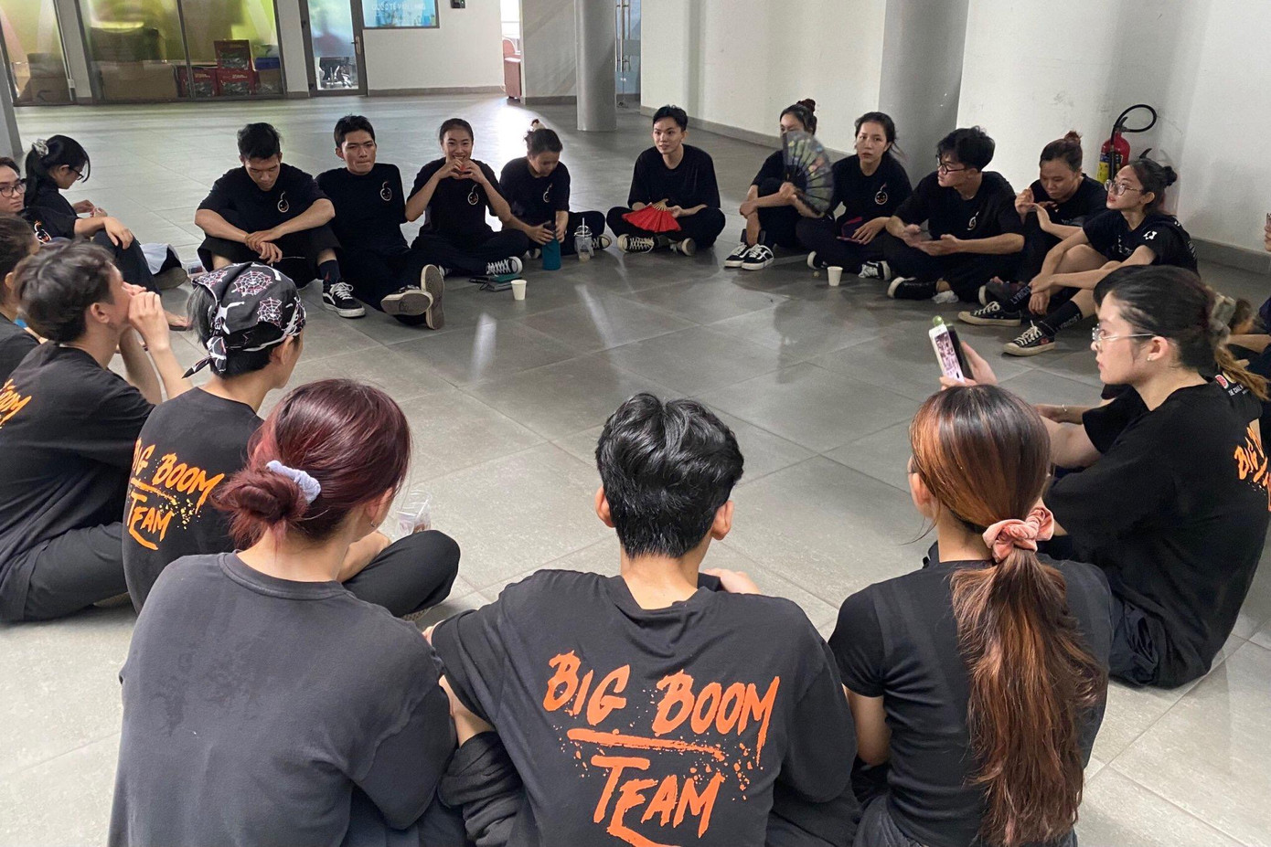Những thành viên của Big Boom Dance Team đã trải qua quá trình tập luyện miệt mài.