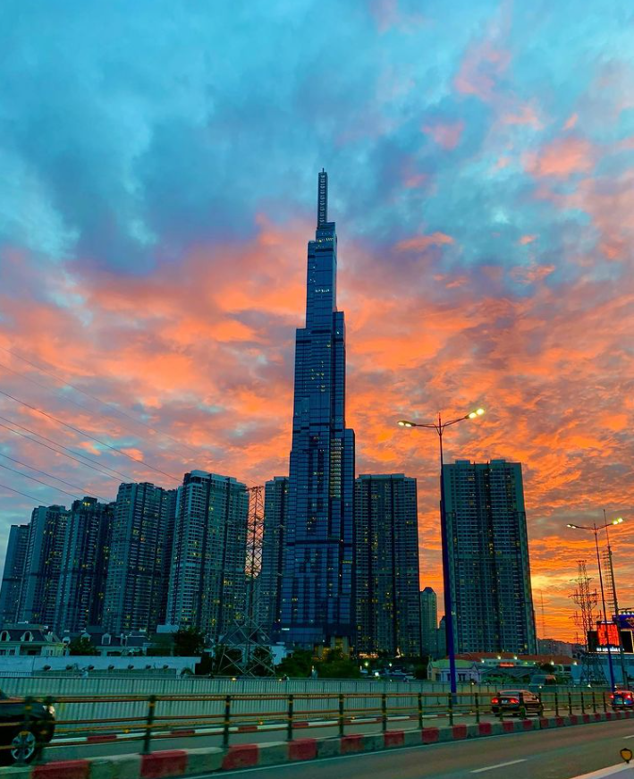 Hoàng hôn lãng mạn tại Landmark 81(Ảnh: @vietnam_from_my_view).