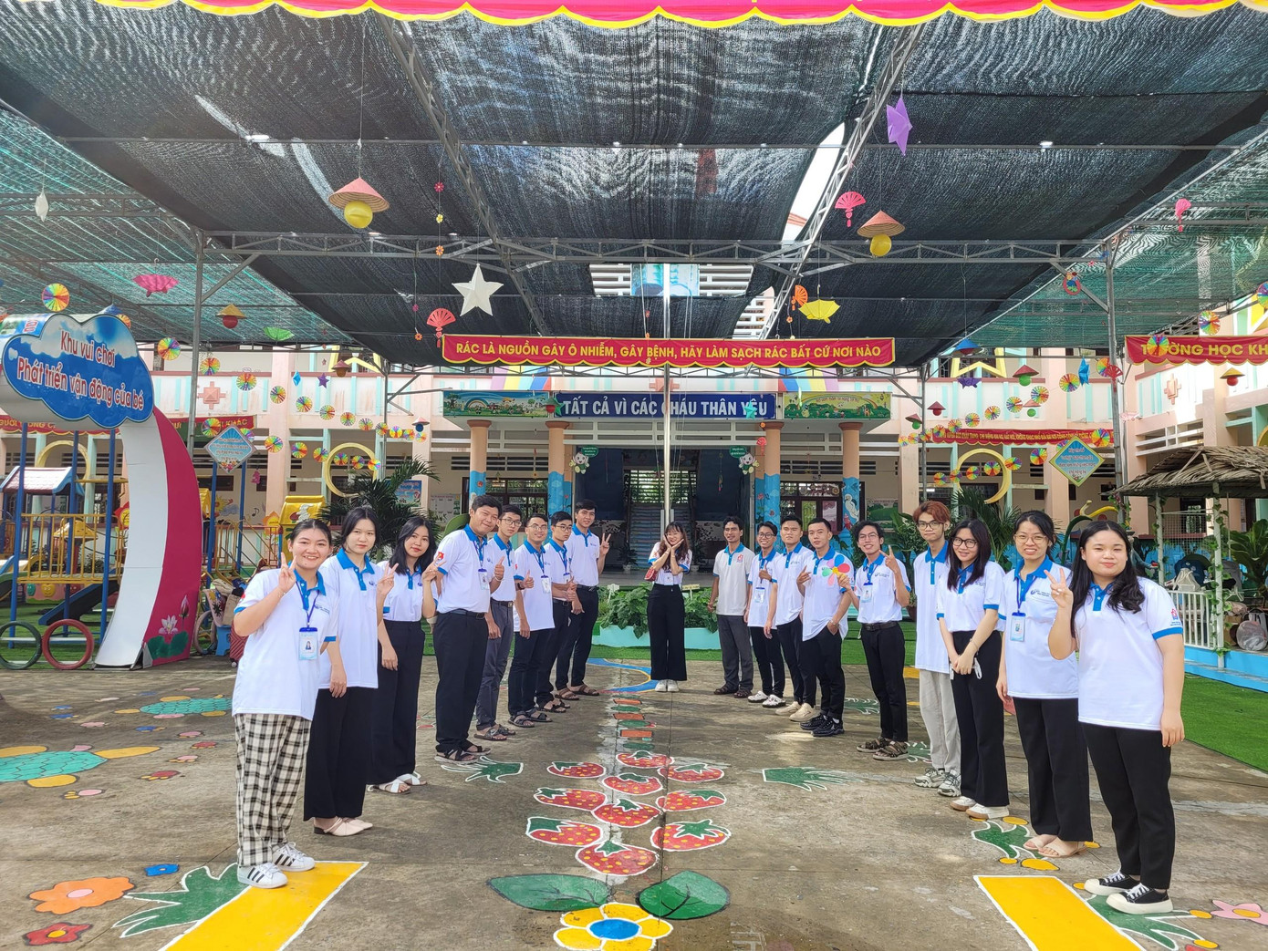 Đội hình với nhiều hoạt động hỗ trợ cho người dân tỉnh Đồng Tháp. Đội hình với nhiều hoạt động hỗ trợ cho người dân tỉnh Đồng Tháp.