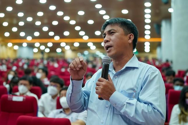 BSCKII Nguyễn Thanh Việt, Trưởng phòng Kế hoạch Tổng hợp, Bệnh viện Chợ Rẫy chia sẻ tại hội thảo (Ảnh: Phạm Thọ)