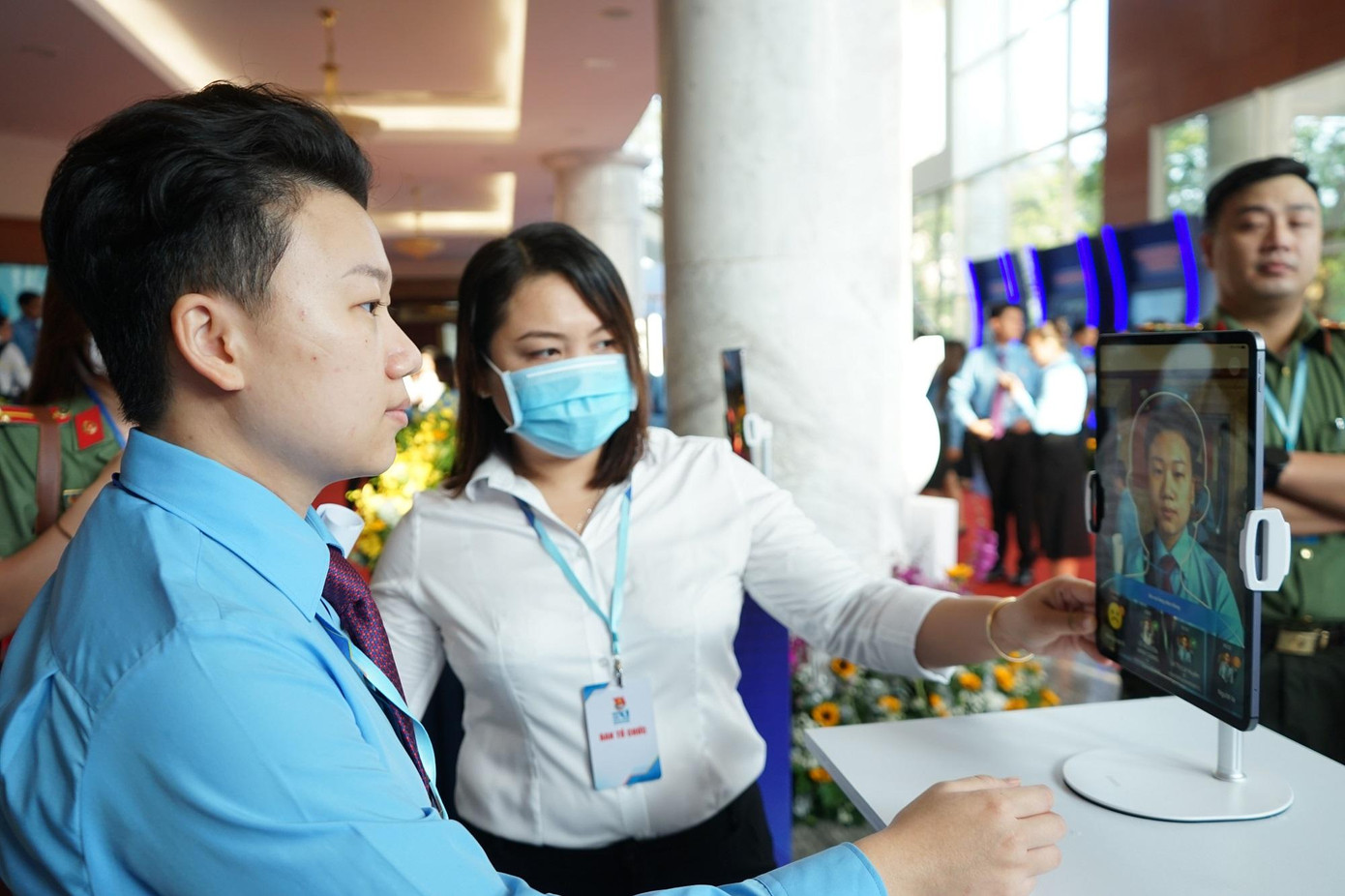 Nhiều ứng dụng công nghệ có trong đại hội. Nhiều ứng dụng công nghệ có trong đại hội.