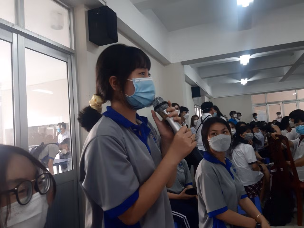 Bạn trẻ chia sẻ những vấn đề tâm lý mà mình gặp phải trong buổi tọa đàm.