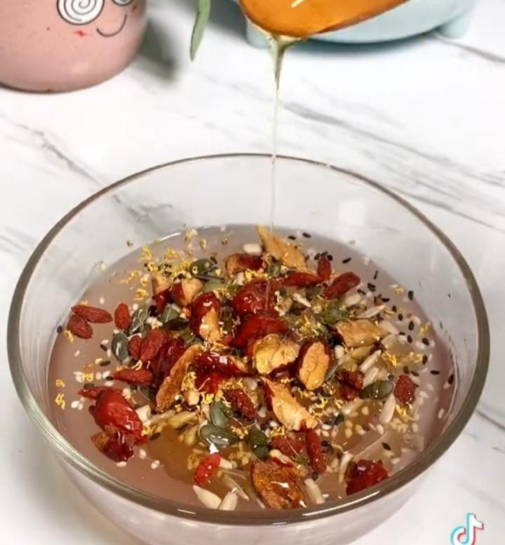 Bột củ sen - món ăn nhiều dinh dưỡng có thể dùng thay một bữa ăn trong ngày để giảm kcal.