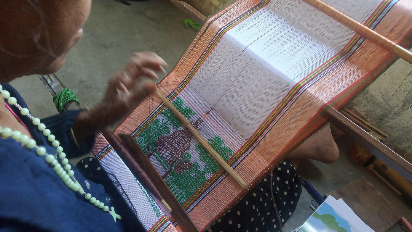 Câu chuyện trong bộ phim hoạt hình của Nhi được các nghệ nhân đưa vào khuynh dệt.