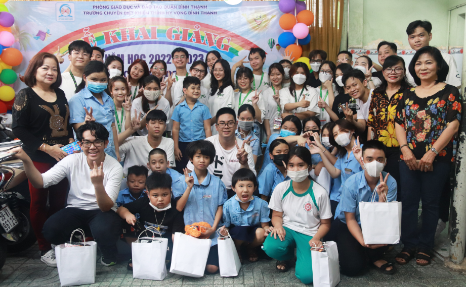 CLB SeSC tổ chức Trung Thu cho các em nhỏ tại trường Chuyên biệt Khiếm thính Hy Vọng Bình Thạnh.