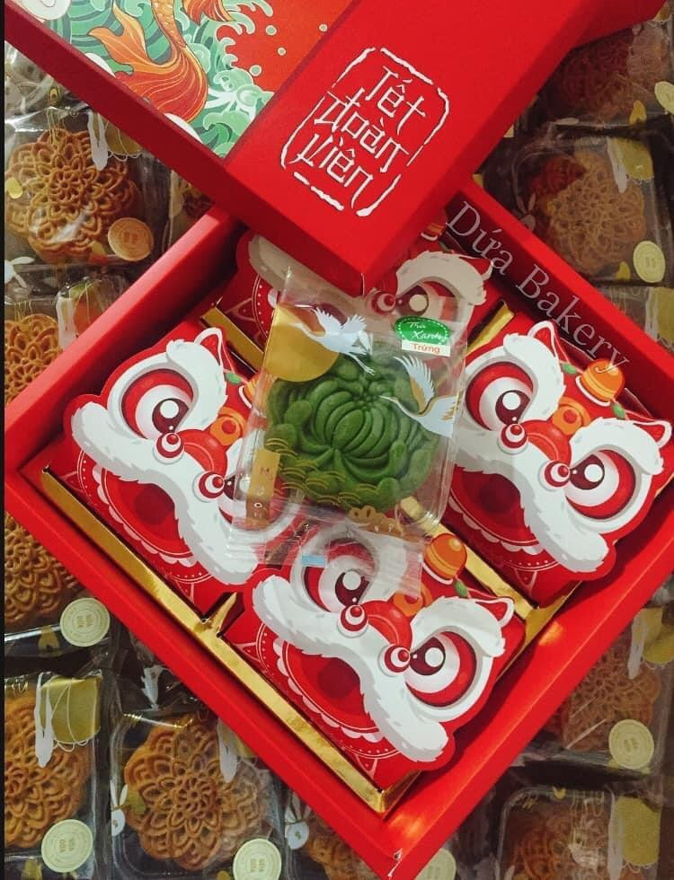 Bánh Trung Thu được coi là sản phẩm “handmade” thành công nhất của Thơm cả về số lượng và chất lượng.