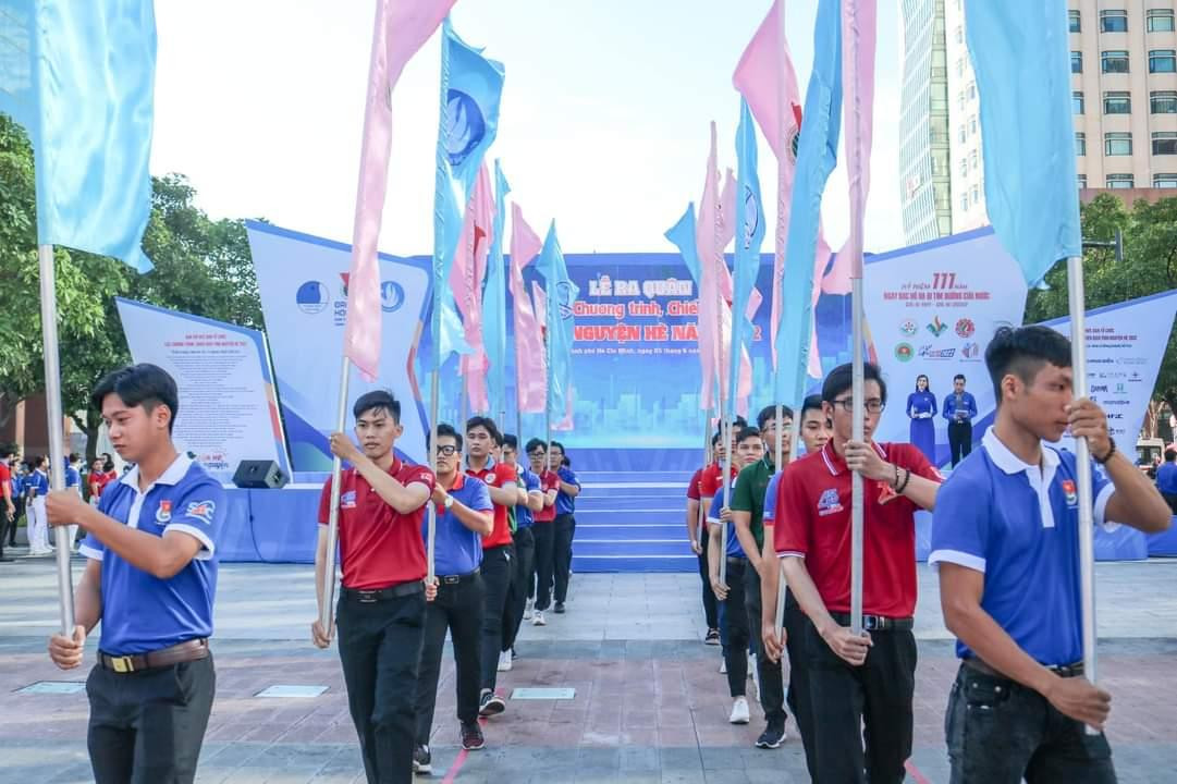 Ngay sauLlễ ra quân cấp thành phố, các chiến sĩ tình nguyện của các chương trình, chiến sĩ sôi nổi tham gia những hoạt động Ngày cao điểm “Chiến sĩ tình nguyện vì môi trường thành phố” hưởng ứng Ngày Môi trường thế giới 5/6. Ngay sauLlễ ra quân cấp thành phố, các chiến sĩ tình nguyện của các chương trình, chiến sĩ sôi nổi tham gia những hoạt động Ngày cao điểm “Chiến sĩ tình nguyện vì môi trường thành phố” hưởng ứng Ngày Môi trường thế giới 5/6.