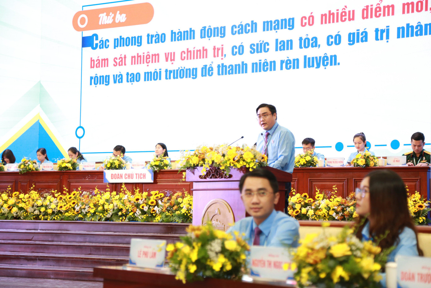 Phó Bí thư Thường trực Thành Đoàn Ngô Minh Hải thông qua báo cáo tóm tắt Báo cáo chính trị tại đại hội. Phó Bí thư Thường trực Thành Đoàn Ngô Minh Hải thông qua báo cáo tóm tắt Báo cáo chính trị tại đại hội.