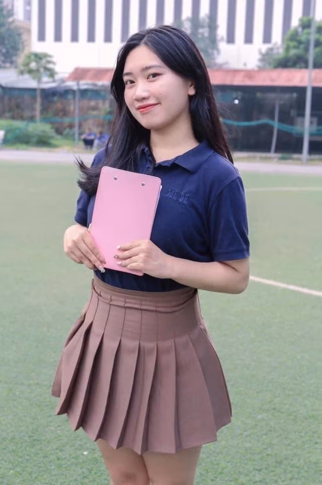 Trước khi bén duyên với cây mic, Uyên luôn nghĩ mình đam mê với nhảy. Trước khi bén duyên với cây mic, Uyên luôn nghĩ mình đam mê với nhảy.