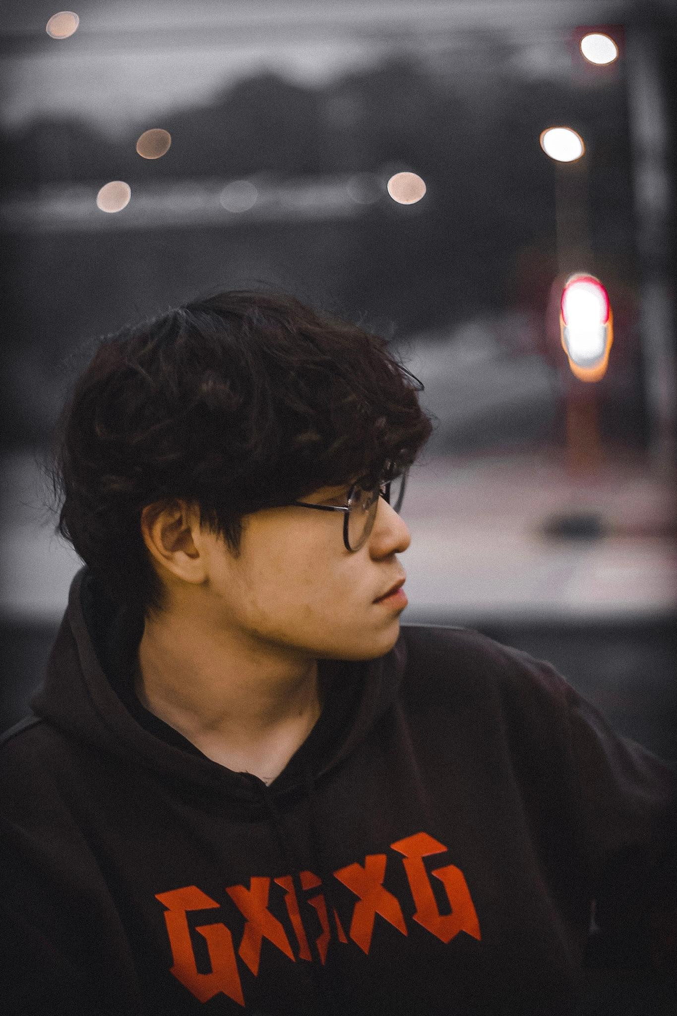 “Và mình chỉ còn cách học, học, học và học để có thể bắt kịp được bạn bè, môi trường mới", Anh Tuấn chia sẻ.