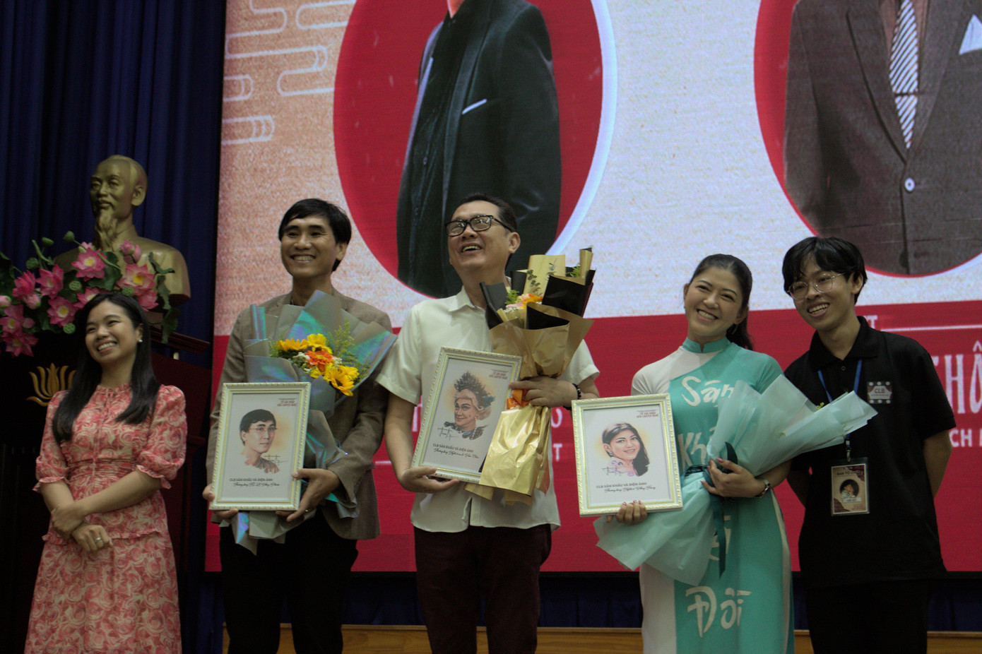 Các khách mời nhận được sự yêu mến của các khán giả. (Ảnh: Bảo Trâm) Các khách mời nhận được sự yêu mến của các khán giả. (Ảnh: Bảo Trâm)