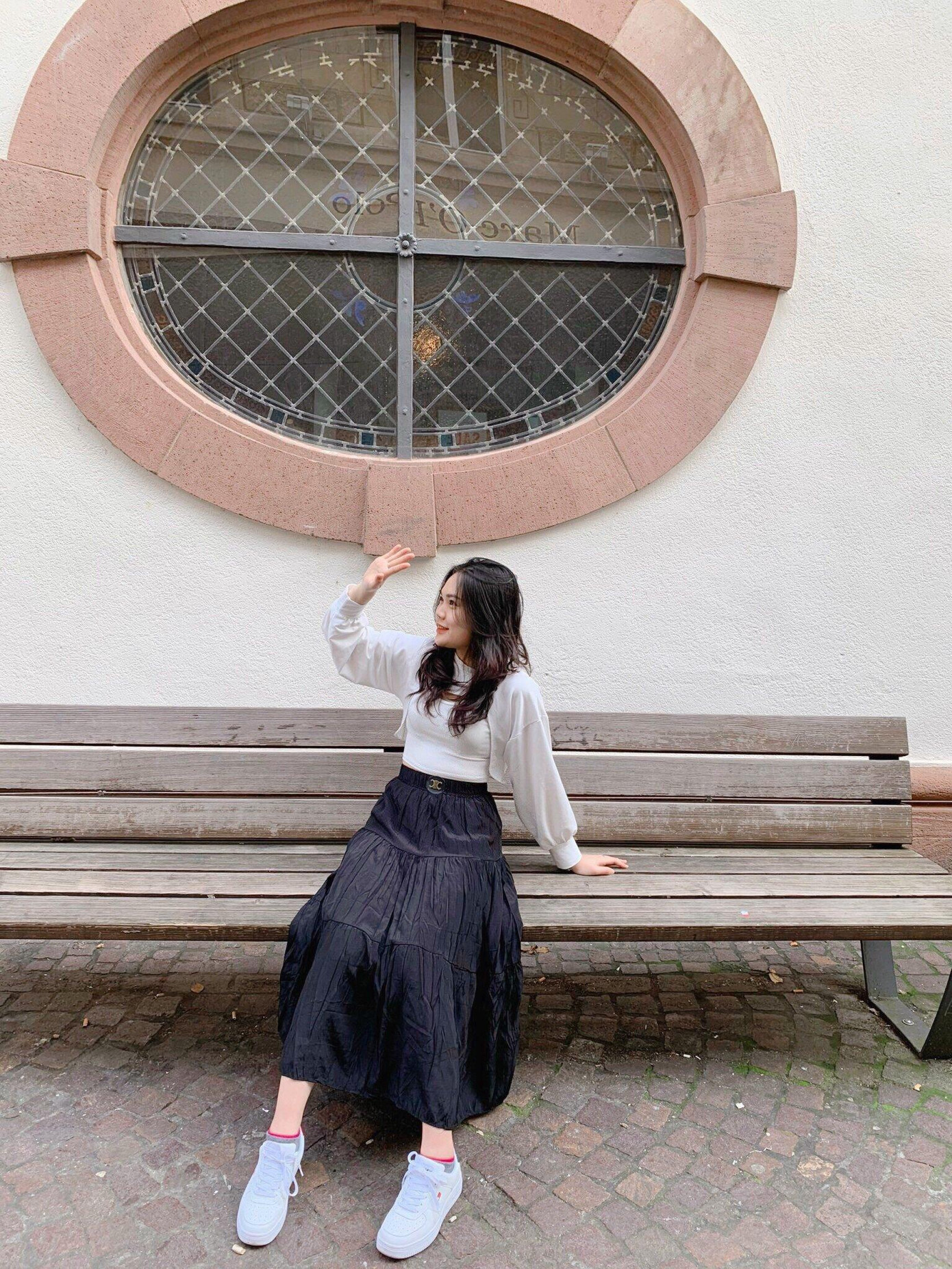 Thu Thảo rất hào hứng khi kể về đất nước mình với những người bạn quốc tế. Thu Thảo rất hào hứng khi kể về đất nước mình với những người bạn quốc tế.