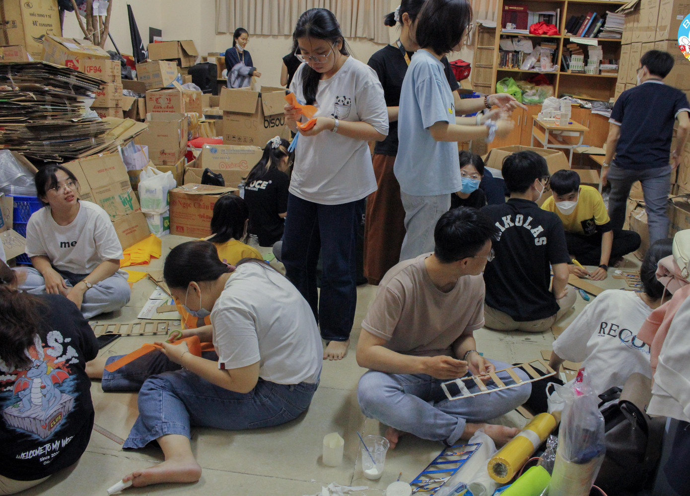 CLB Bé khỏe Bé ngoan đang chuẩn bị cho chương trình Trung Thu. CLB Bé khỏe Bé ngoan đang chuẩn bị cho chương trình Trung Thu.