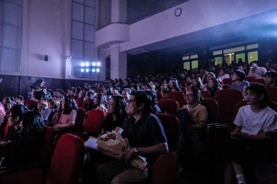 Mỗi suất diễn tại sân khấu kịch nói sinh viên luôn thu hút nhiều bạn trẻ tham dự.