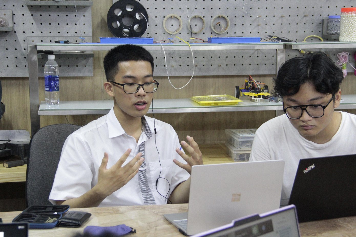 Ban chuyên môn truyền đạt kiến thức mới lạ về lập trình và lắp ráp Robot.