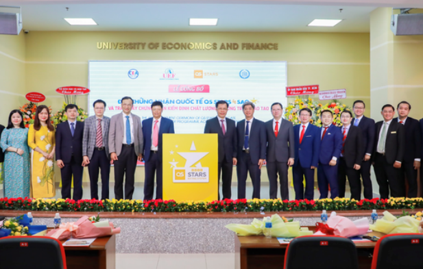 Trường ĐH Kinh tế - Tài chính TP. HCM được công nhận đạt chuẩn đánh giá quốc tế QS Stars 4 sao của tổ chức xếp hạng đại học QS (Quacquarelli Symonds - Anh quốc). Trường ĐH Kinh tế - Tài chính TP. HCM được công nhận đạt chuẩn đánh giá quốc tế QS Stars 4 sao của tổ chức xếp hạng đại học QS (Quacquarelli Symonds - Anh quốc).