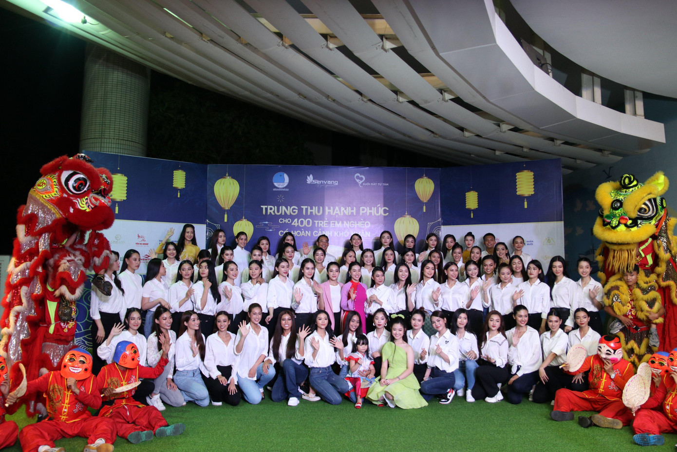 Chương trình có sự đồng hành của nhiều Hoa hậu, người đẹp.