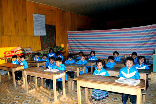 Ngay ngắn trong lớp học