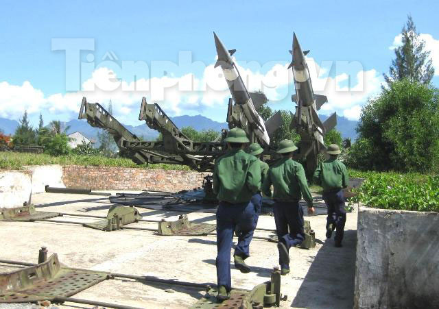 Vào vị trí chiến đấu. Vào vị trí chiến đấu