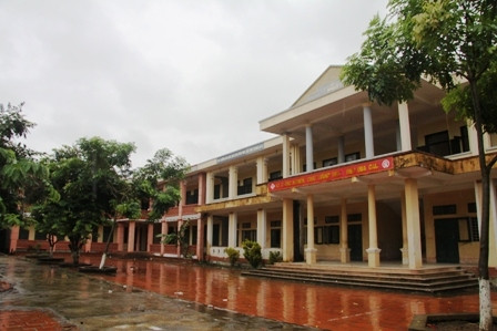 Trường THCS Tân Hòa sẽ phải bàn giao vào ngày 15/9. Trường THCS Tân Hòa sẽ phải bàn giao vào ngày 15/9