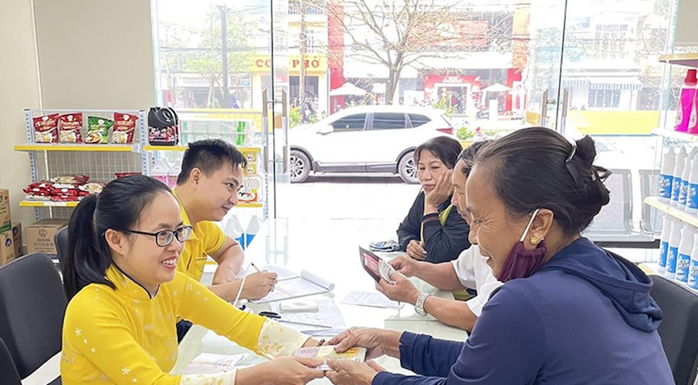 Lương hưu tăng cùng với việc chi trả kịp thời mang tới niềm vui nhân đôi cho người hưởng chính sách. Lương hưu tăng cùng với việc chi trả kịp thời mang tới niềm vui nhân đôi cho người hưởng chính sách.