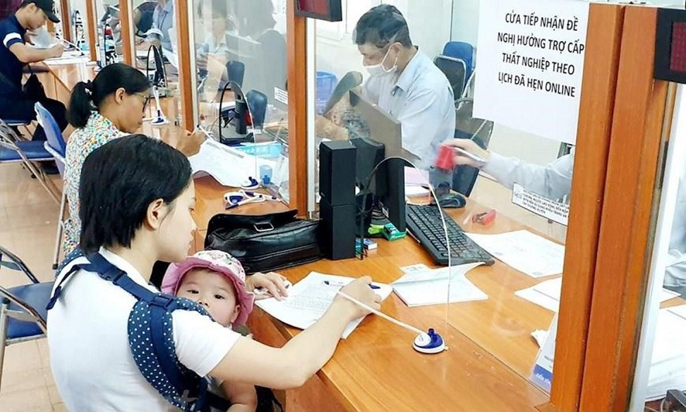 Nhiều dịch vụ công sẽ được sử dụng nguồn chi từ Quỹ Bảo hiểm thất nghiệp. Nhiều dịch vụ công sẽ được sử dụng nguồn chi từ Quỹ Bảo hiểm thất nghiệp.