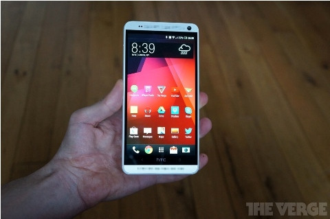 Màn hình rộng và sắc nét là lợi thế lớn