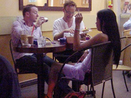 “Chân dài” cao cấp kiếm khách ở phố Tây - Cao Thắng 