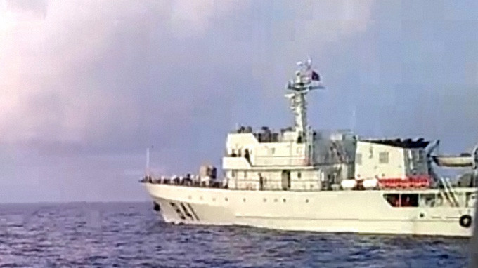 Sáng 11-3, tàu Trung Quốc mang số hiệu 841 có trang bị pháo chạy áp sát uy hiếp tàu QNg 96679 của ngư dân Bùi Tấn Thành tại khu vực đảo Lin Côn thuộc quần đảo Hoàng Sa của VN