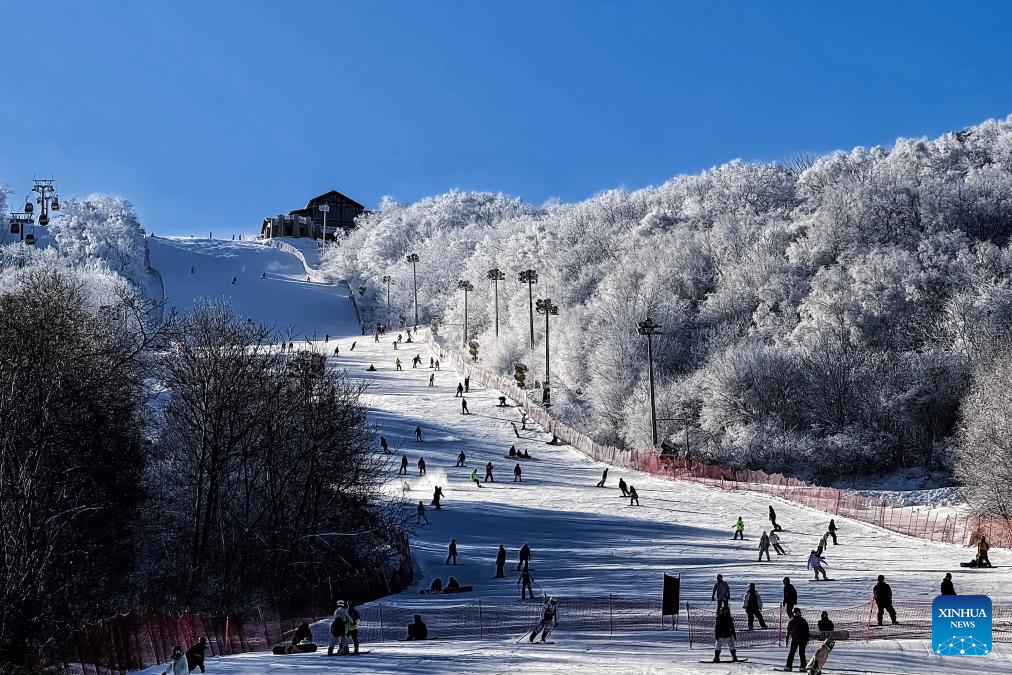 Các đơn vị lữ hành Trung Quốc tích cực đưa ra chương trình khuyến mại nhằm thu hút khách tham qua trong nước và quốc tế. Ảnh: Xinhua News.