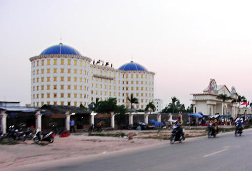 Casino ở thành phố Bavet đã làm không biết bao nhiêu người tán gia bại sản Ảnh: Phạm Võ. Casino ở thành phố Bavet đã làm không biết bao nhiêu người tán gia bại sản Ảnh: Phạm Võ