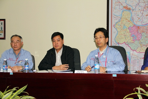 Đại diện TMV trả lời báo chí