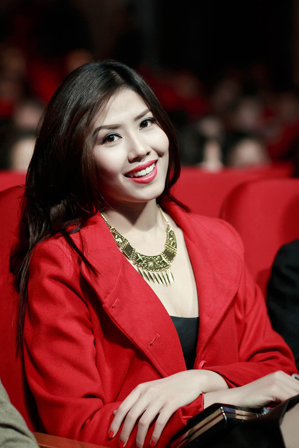 Nguyễn Thị Loan mặc váy da bó sát gợi cảm ảnh 7