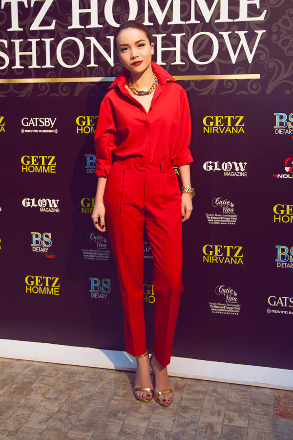 Yến Trang 'chuẩn men' bên dàn mẫu nam Thái Lan ảnh 2